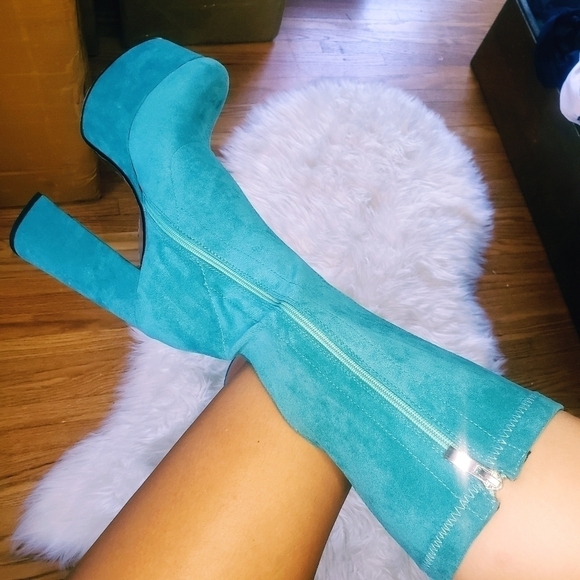 BLUE SUEDE PLATFORM BOOTS - Picture 8 of 13